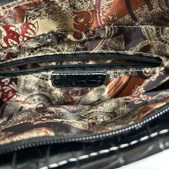 Straw Handbag With Black Leather and Heart Details - Picture 2 of 4